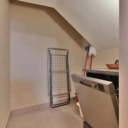 Le Coste View 1 & 2 *