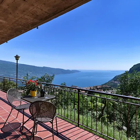 Le Coste View 1 & 2 *