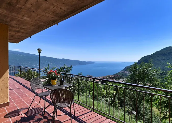 Le Coste View 1 & 2 *