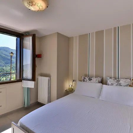 Le Coste View 1 & 2 Apartman Tignale